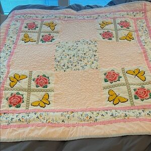 Beautiful Floral and Butterfly Quilt